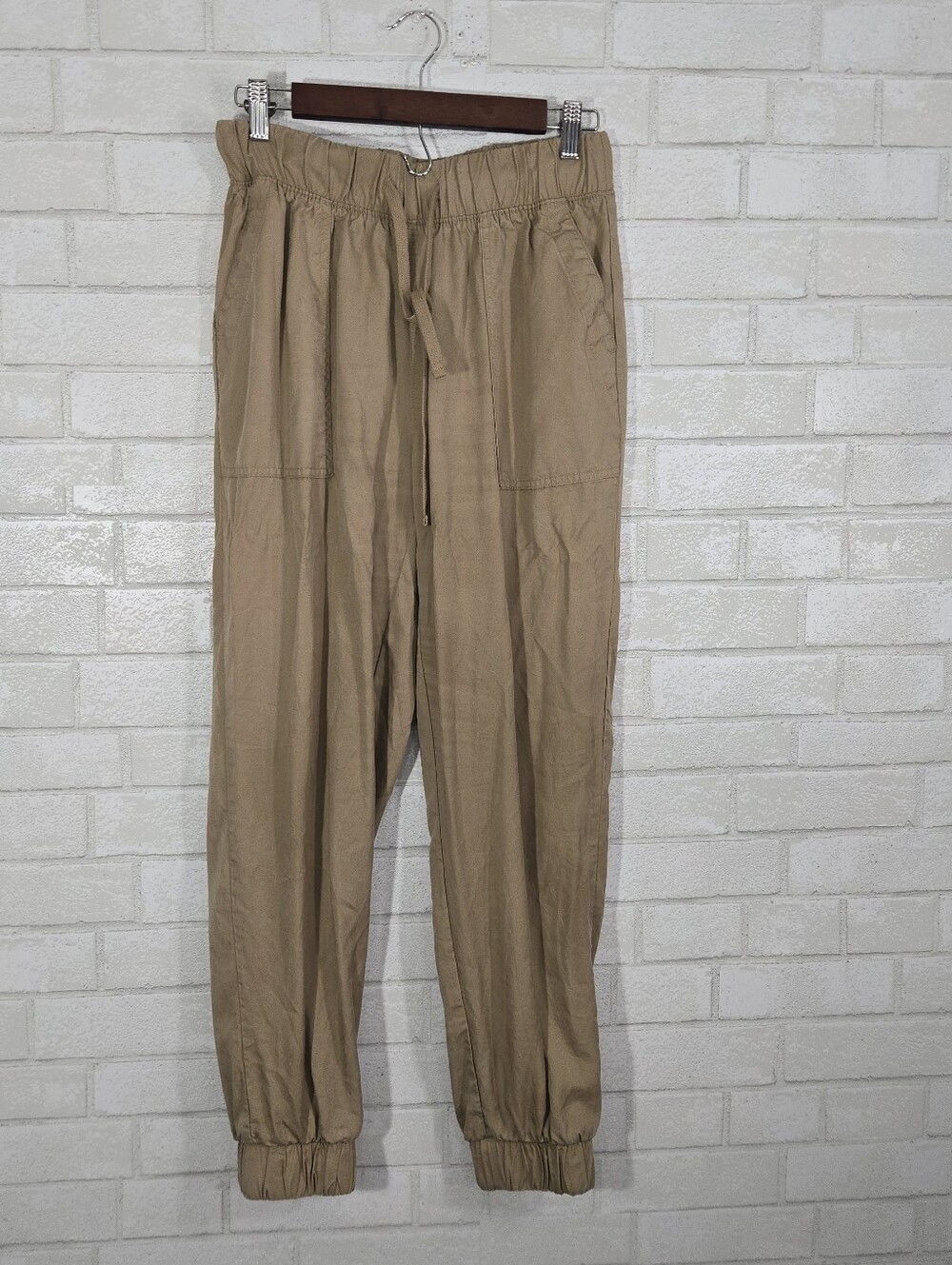 Universal Thread tan joggers - Picture 6 of 15